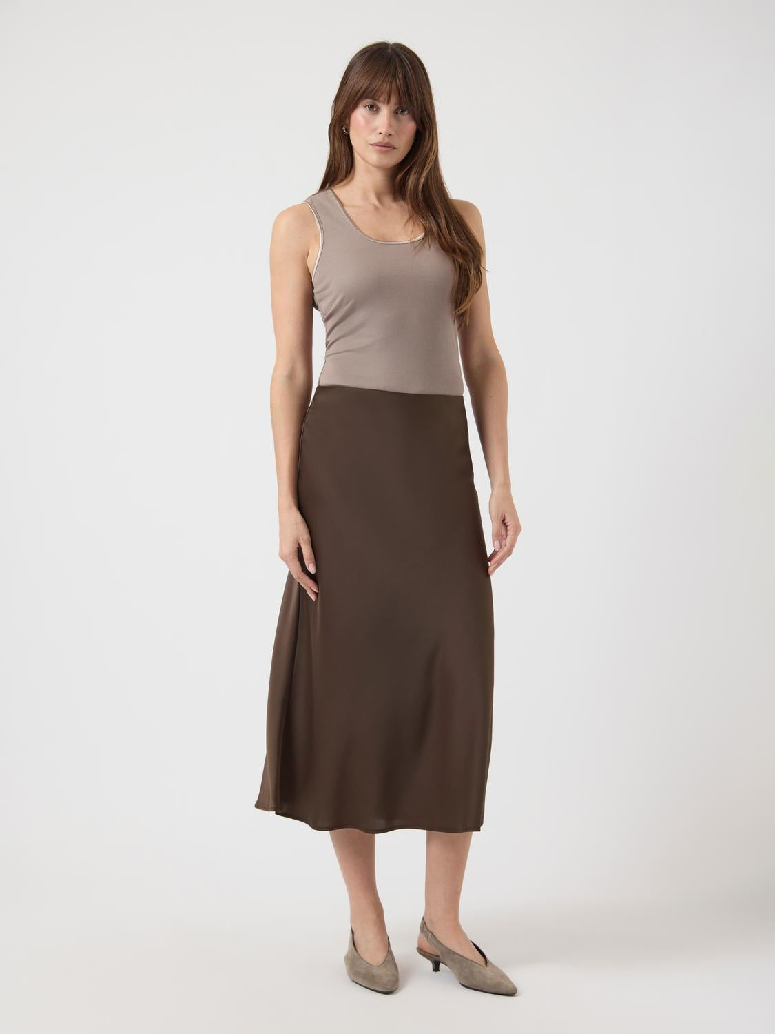 model_shot-front_full